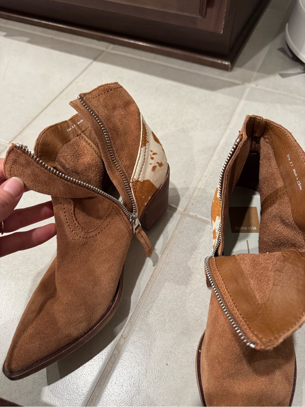 SOLD Dolce Vita Brown Suede Pointed Ankle Booties with Patterned Panel Sz 8.5 - Picture 9 of 11